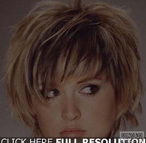 Coupe de cheveux moderne pour femme de 50 ans